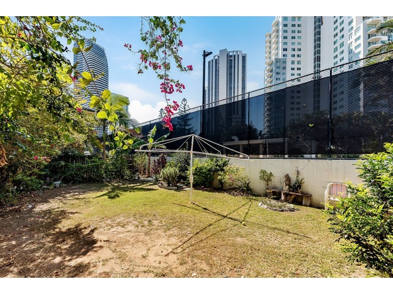 12/15-17 George Avenue, Broadbeach QLD 4218