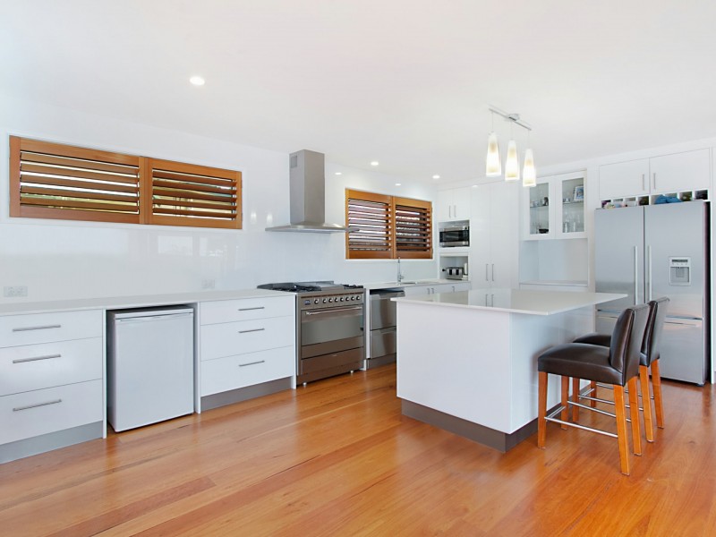 22 Petrel Avenue, Mermaid Beach QLD 4218