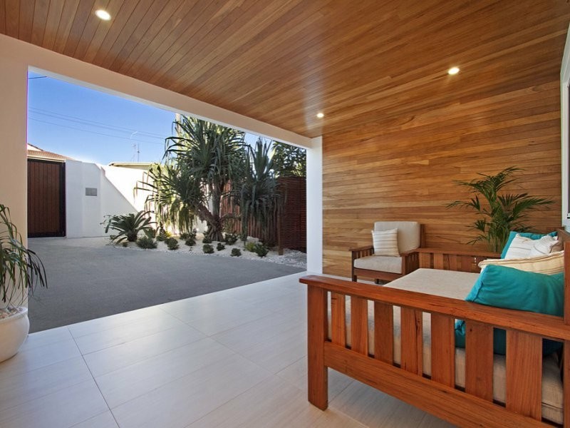 22 Petrel Avenue, Mermaid Beach QLD 4218