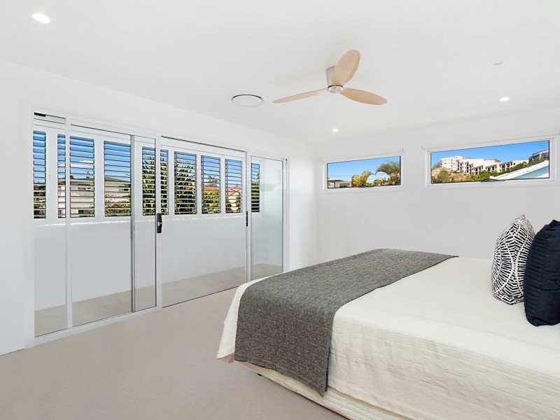 22 Petrel Avenue, Mermaid Beach QLD 4218