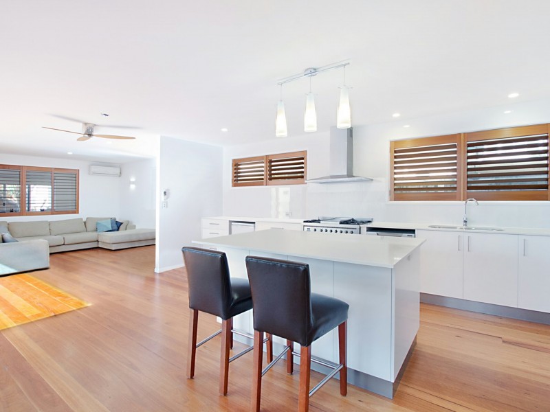 22 Petrel Avenue, Mermaid Beach QLD 4218