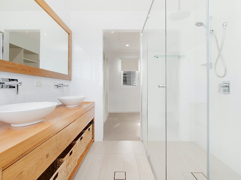 22 Petrel Avenue, Mermaid Beach QLD 4218