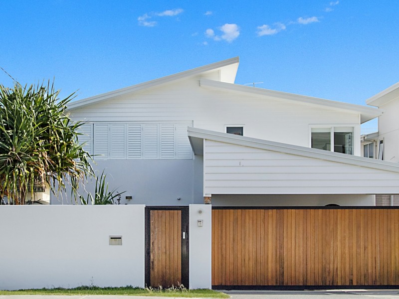 22 Petrel Avenue, Mermaid Beach QLD 4218