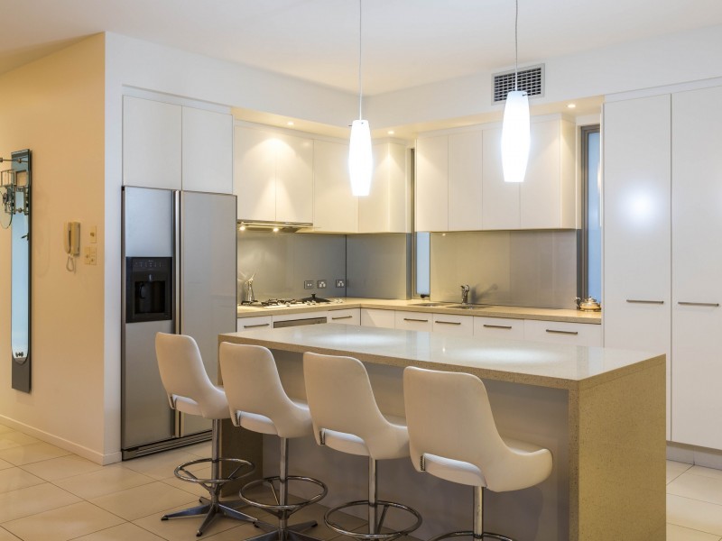 33 Sunbrite Avenue, Mermaid Beach QLD 4218