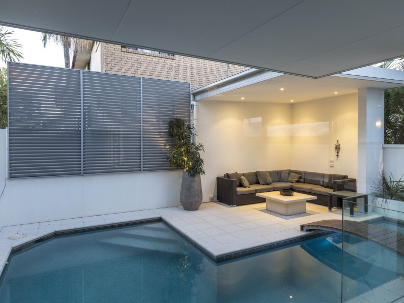 33 Sunbrite Avenue, Mermaid Beach QLD 4218