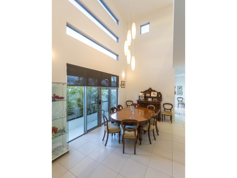 33 Sunbrite Avenue, Mermaid Beach QLD 4218