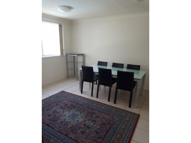 8/33 Beach Parade, Broadbeach QLD 4218