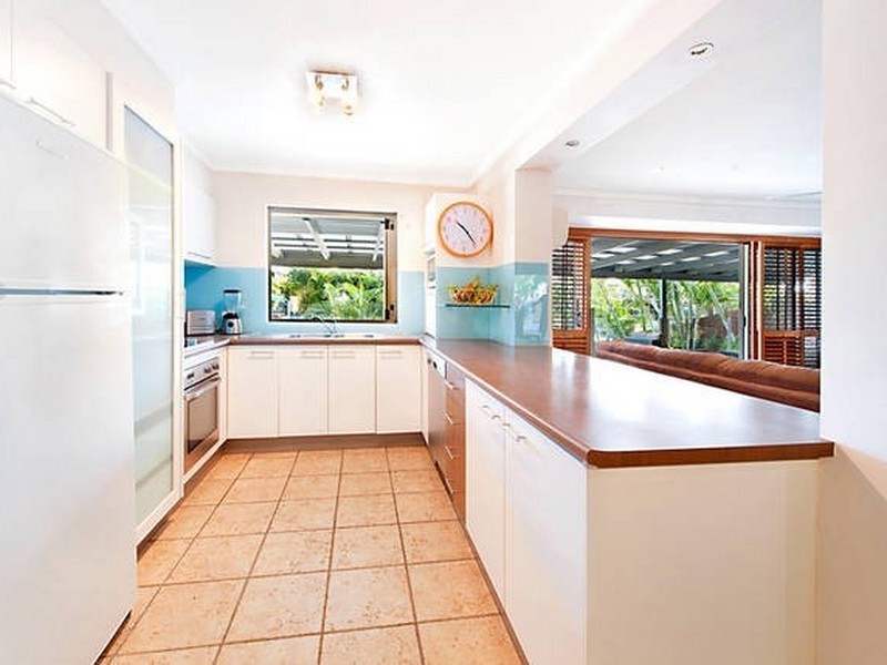 51 Poinciana Boulevard, Broadbeach Waters QLD 4218