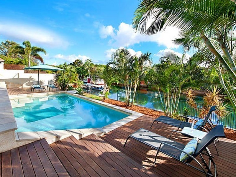 51 Poinciana Boulevard, Broadbeach Waters QLD 4218