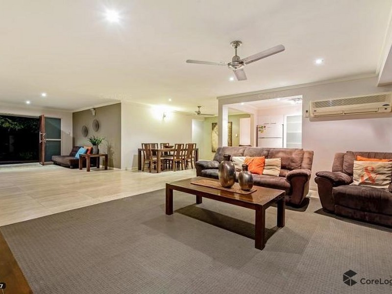 51 Poinciana Boulevard, Broadbeach Waters QLD 4218
