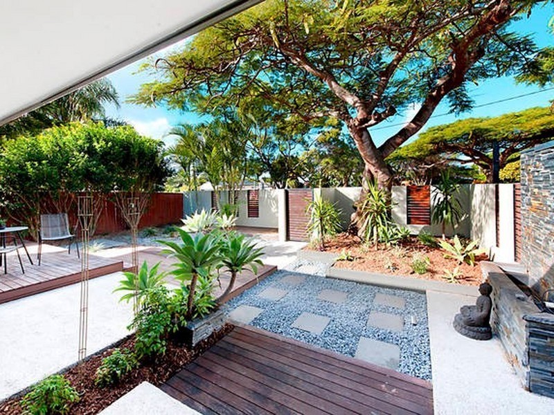 51 Poinciana Boulevard, Broadbeach Waters QLD 4218