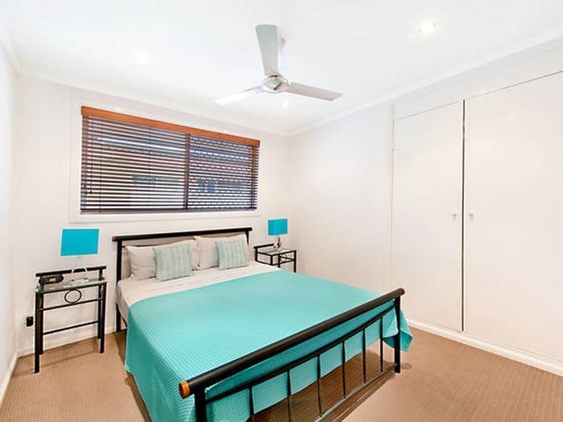 51 Poinciana Boulevard, Broadbeach Waters QLD 4218