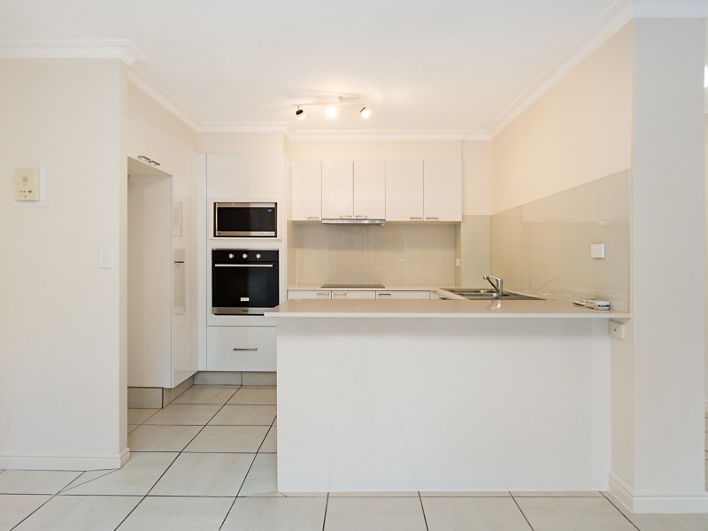 16/122-130 Old Burleigh Road, Broadbeach QLD 4218