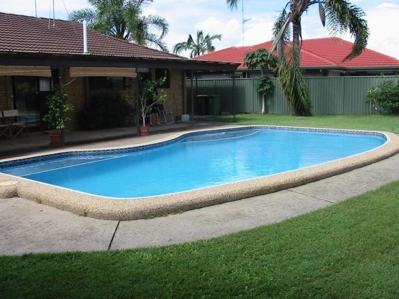 25 Rumrunner Street, Mermaid Waters QLD 4218