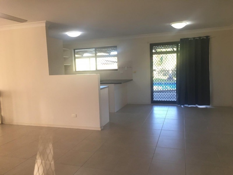 25 Rumrunner Street, Mermaid Waters QLD 4218