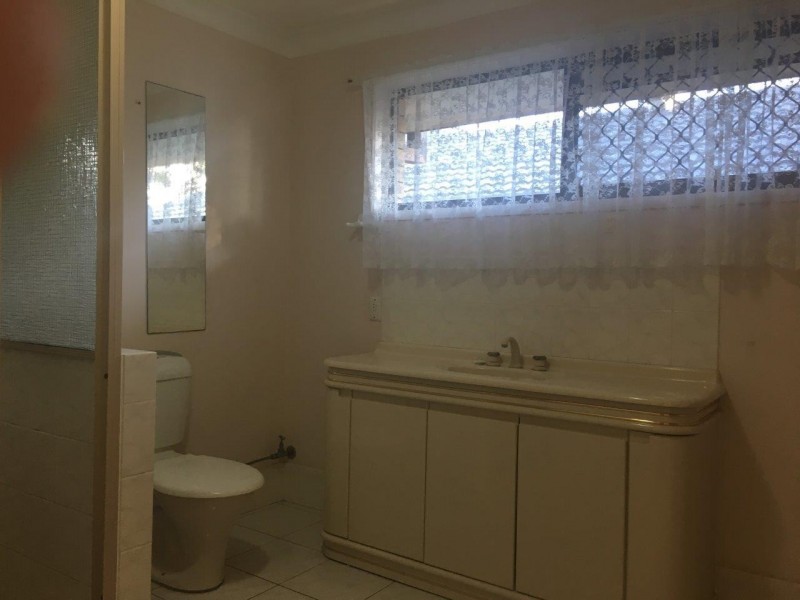 25 Rumrunner Street, Mermaid Waters QLD 4218