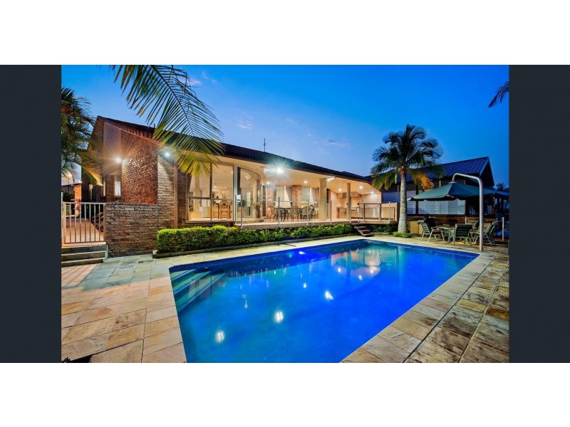 74 Edinburgh Road, Benowa Waters QLD 4217