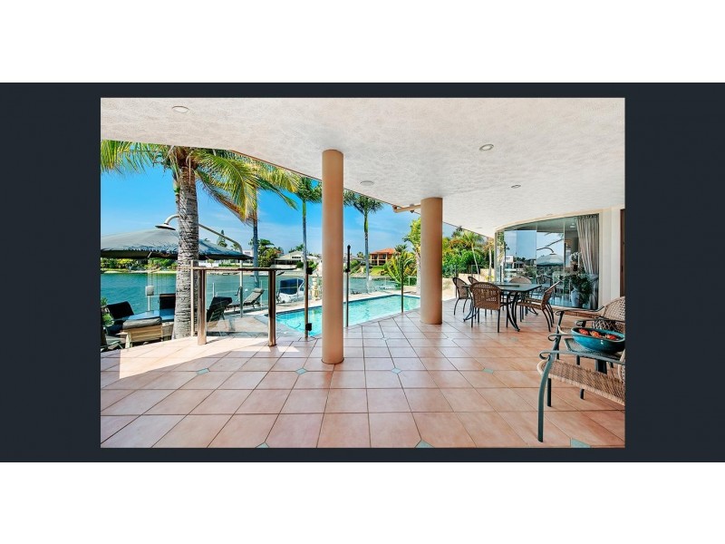 74 Edinburgh Road, Benowa Waters QLD 4217