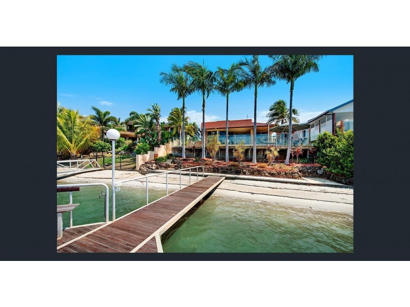 74 Edinburgh Road, Benowa Waters QLD 4217