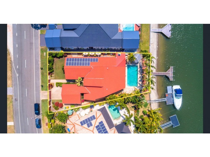 74 Edinburgh Road, Benowa Waters QLD 4217
