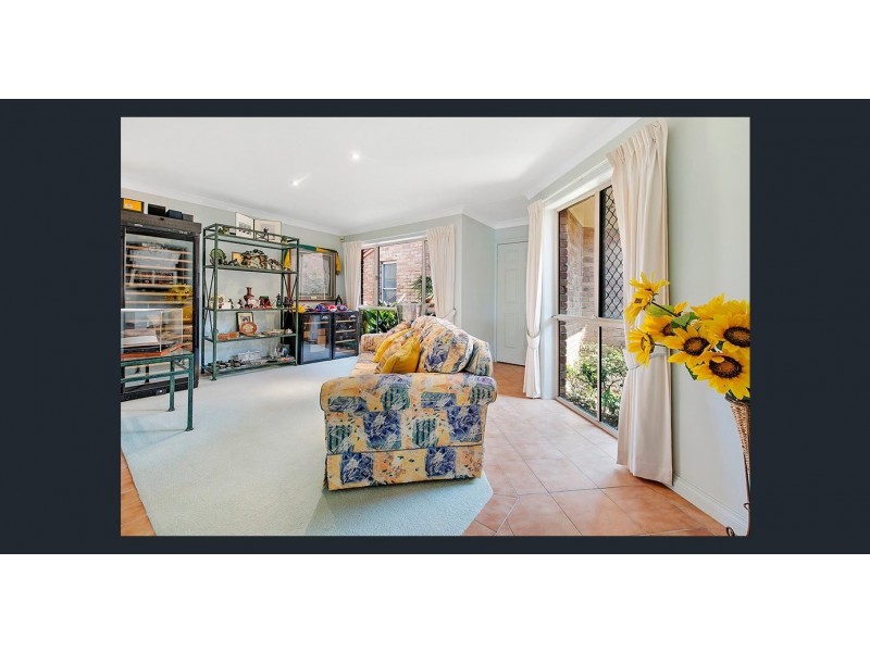 74 Edinburgh Road, Benowa Waters QLD 4217