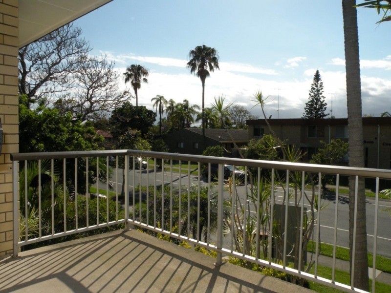 6/9 Duet Drive, Mermaid Waters QLD 4218