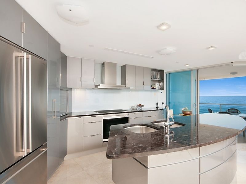 2/59 Broadbeach Boulevard, Broadbeach QLD 4218