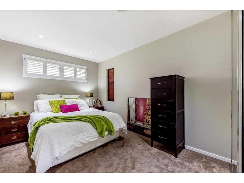 146 Monaco Street, Broadbeach Waters QLD 4218