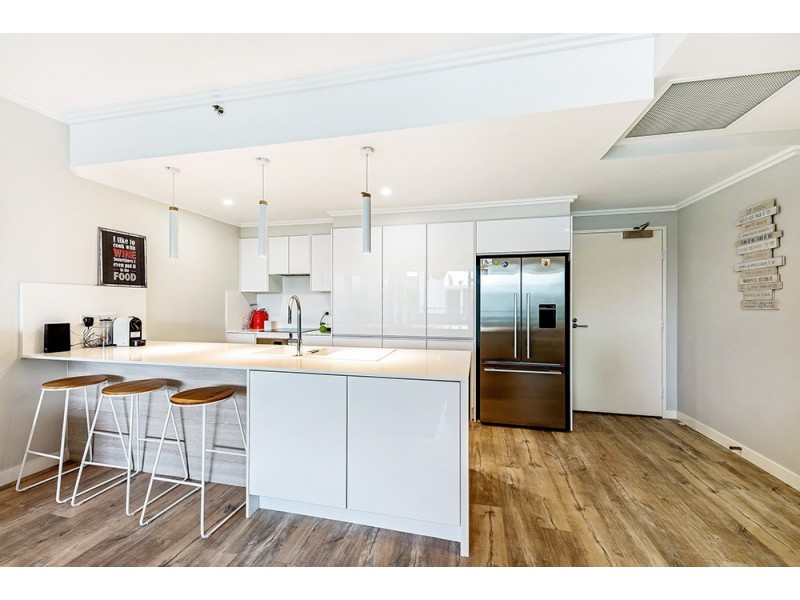 2216/33 T E Peters Drive, Broadbeach Waters QLD 4218
