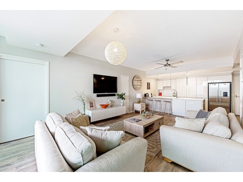 2216/33 T E Peters Drive, Broadbeach Waters QLD 4218