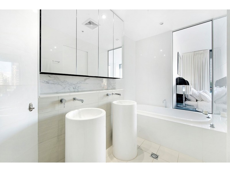 22502/4 Charles Avenue, Broadbeach QLD 4218