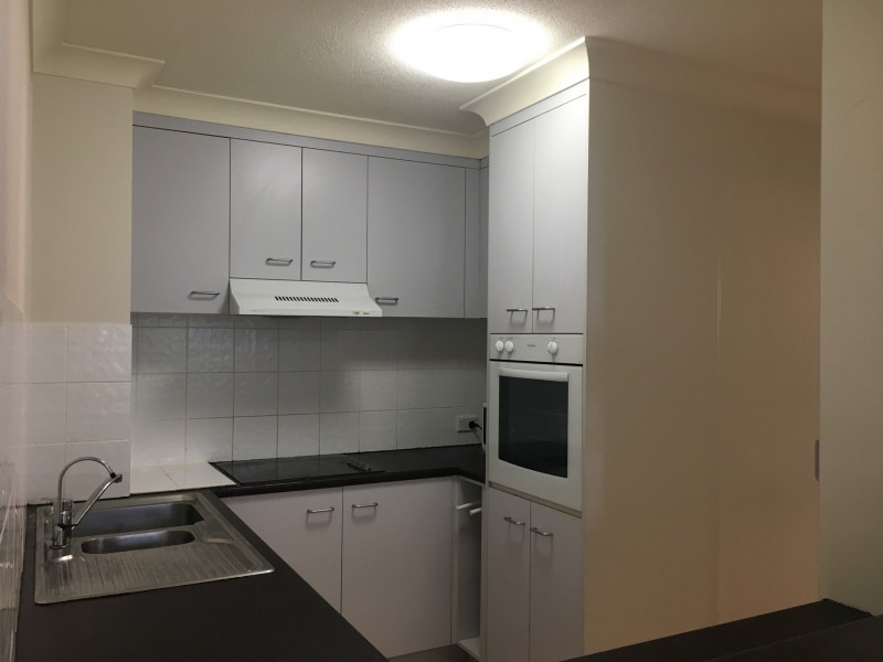 8/33 Beach Parade, Surfers Paradise QLD 4217