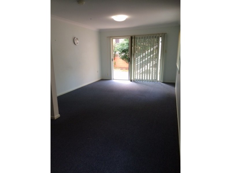 2/12 Elizabeth Avenue, Broadbeach QLD 4218