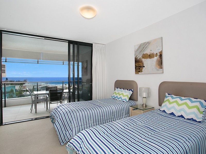 10603/4 Charles Avenue, Broadbeach QLD 4218