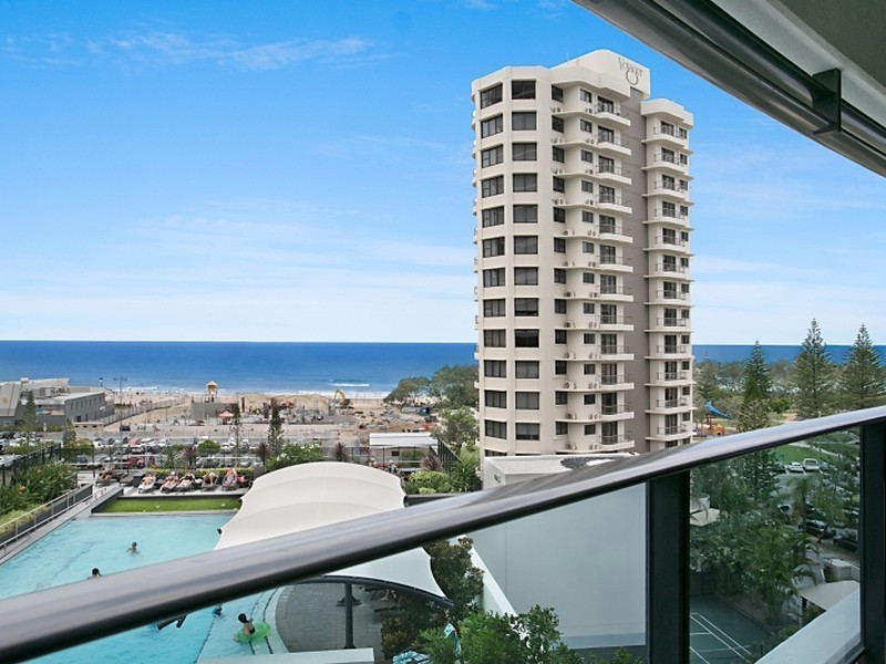 10603/4 Charles Avenue, Broadbeach QLD 4218