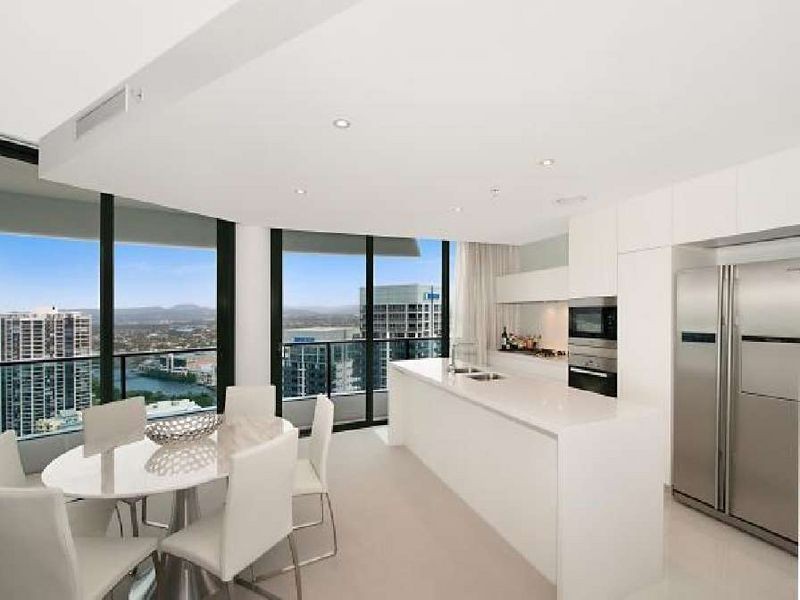 1 Oracle Charles Avenue, Broadbeach QLD 4218