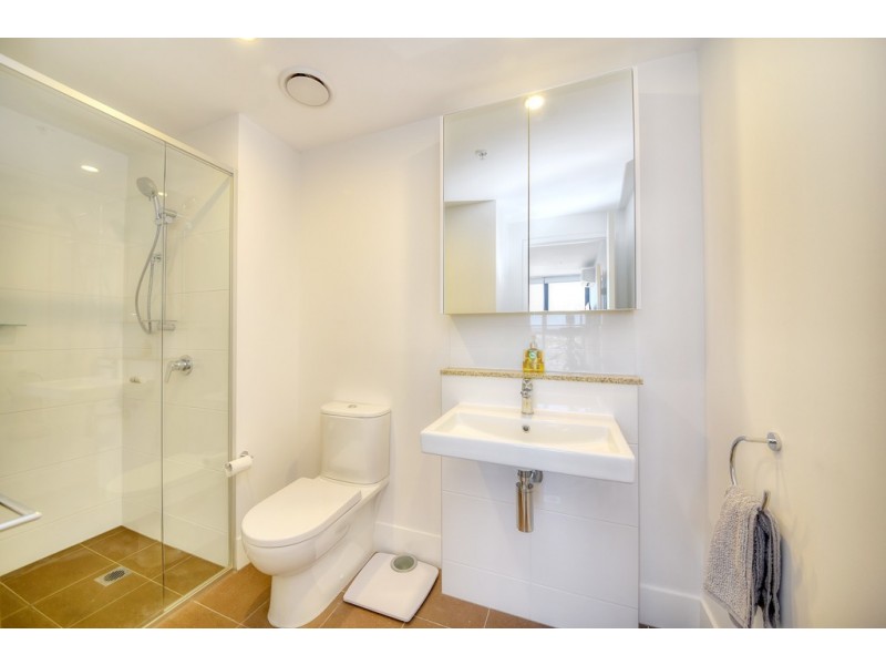 122/2729-2733 Gold Coast Highway, Broadbeach QLD 4218