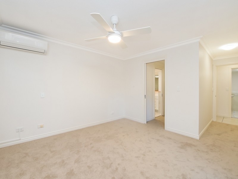 16/122 Old Burleigh Road, Broadbeach QLD 4218