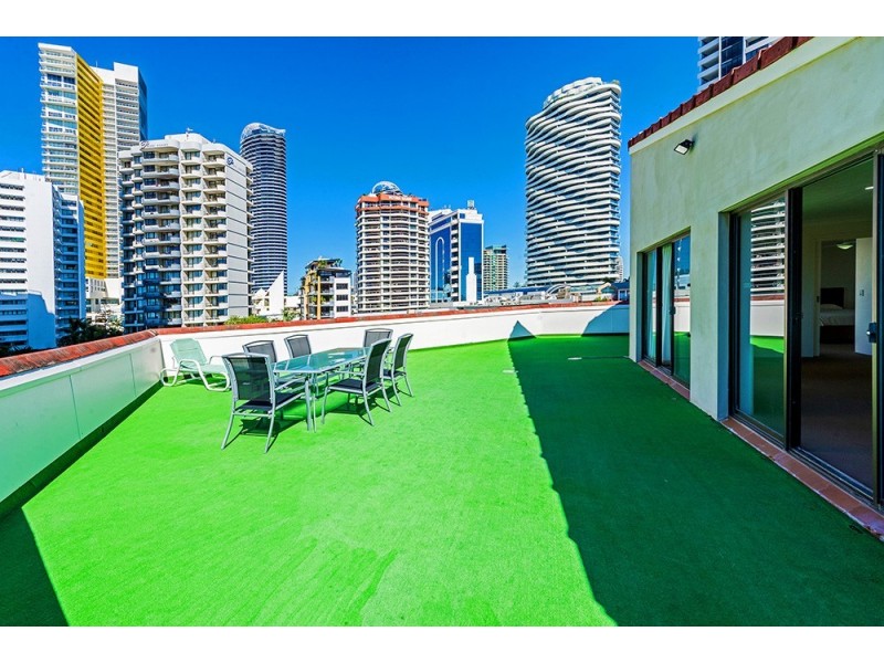 11/8 Queensland Avenue, Broadbeach QLD 4218