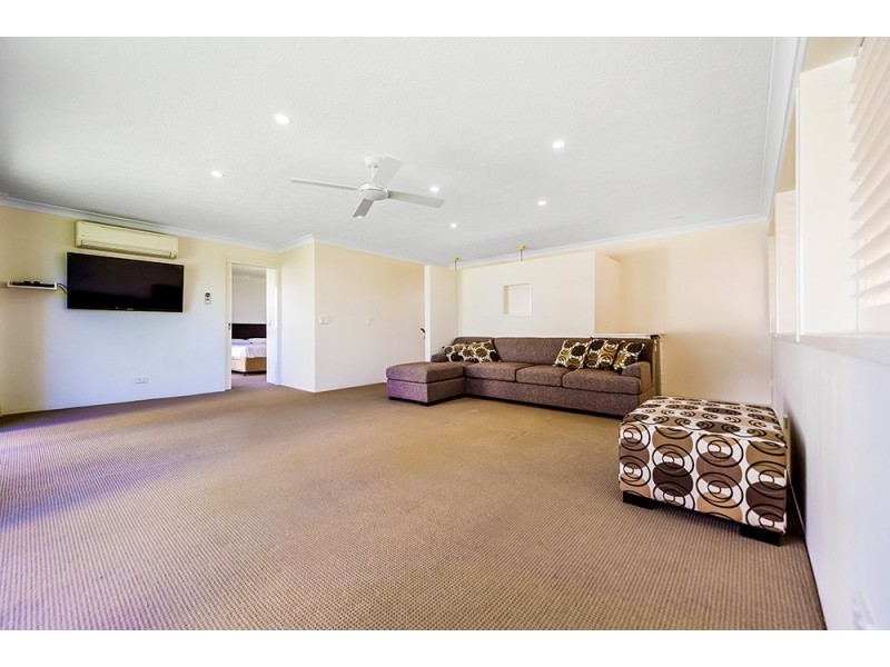 11/8 Queensland Avenue, Broadbeach QLD 4218