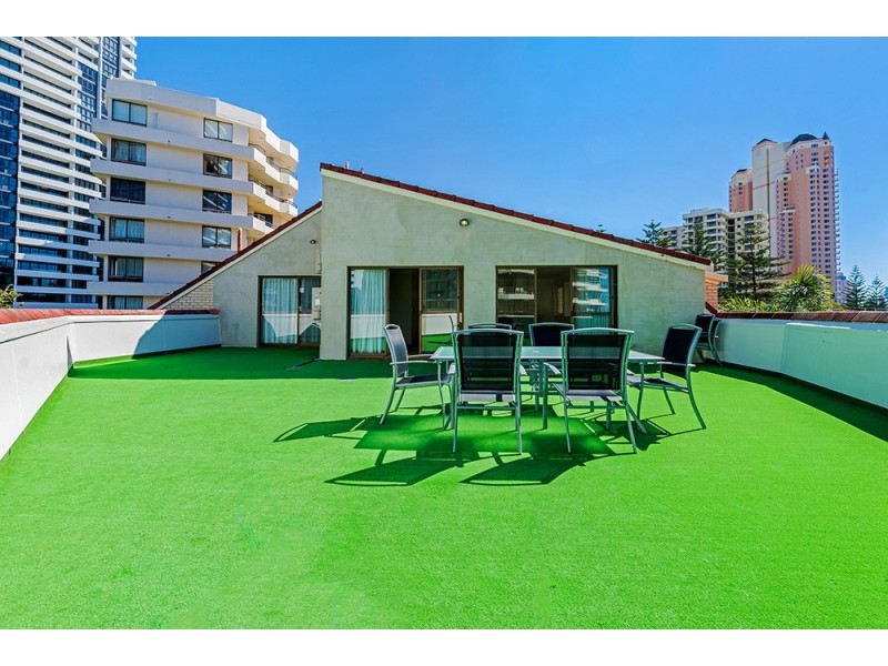11/8 Queensland Avenue, Broadbeach QLD 4218