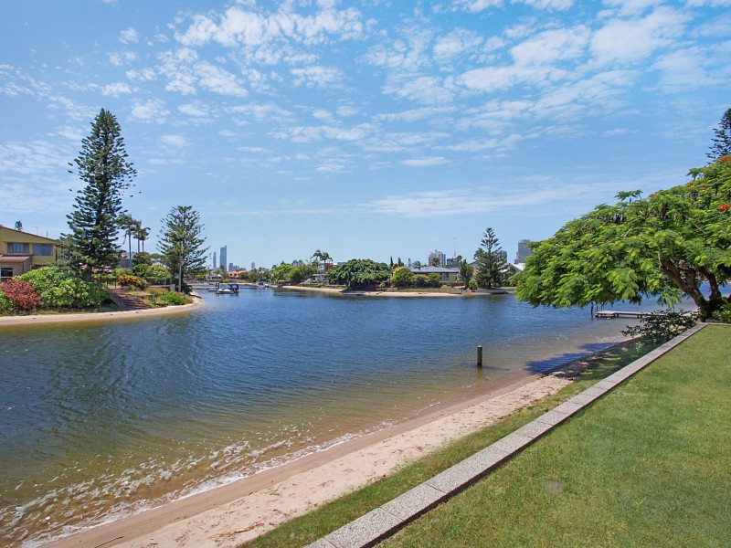 3/59 Hooker Boulevard, Broadbeach Waters QLD 4218