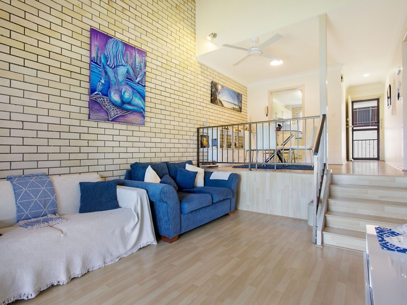 3/59 Hooker Boulevard, Broadbeach Waters QLD 4218