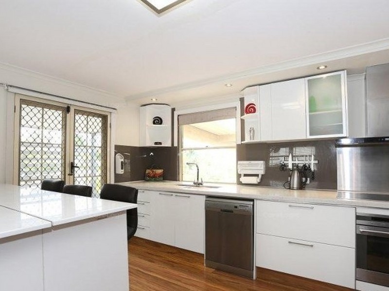 33 Shirley Street, Southport QLD 4215