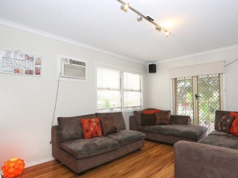 33 Shirley Street, Southport QLD 4215