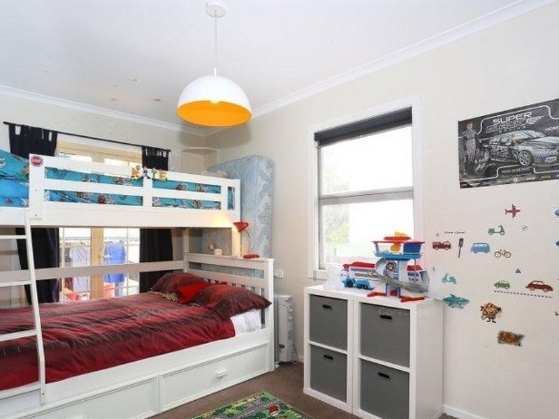 33 Shirley Street, Southport QLD 4215