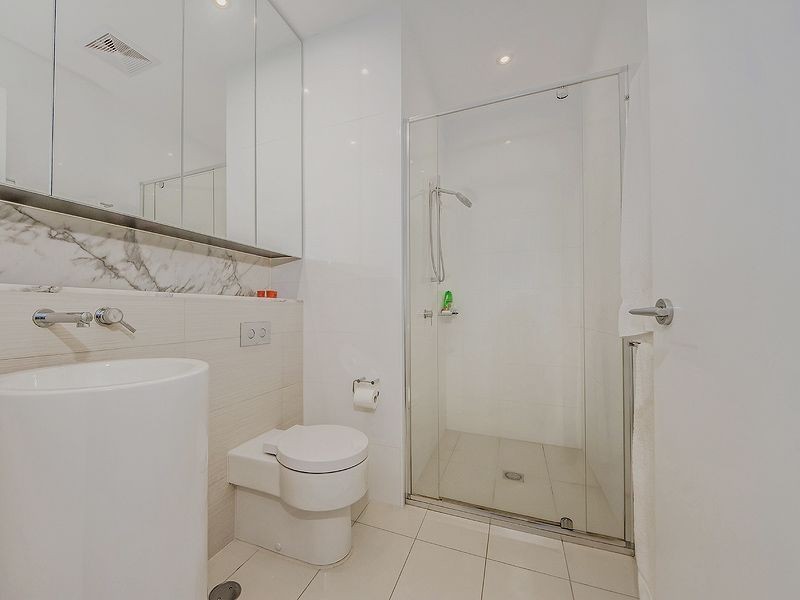 1 Oracle Boulevard, Broadbeach QLD 4218