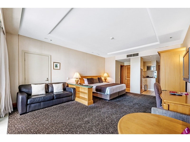 1102/2801-2833 Gold Coast Highway, Surfers Paradise QLD 4217