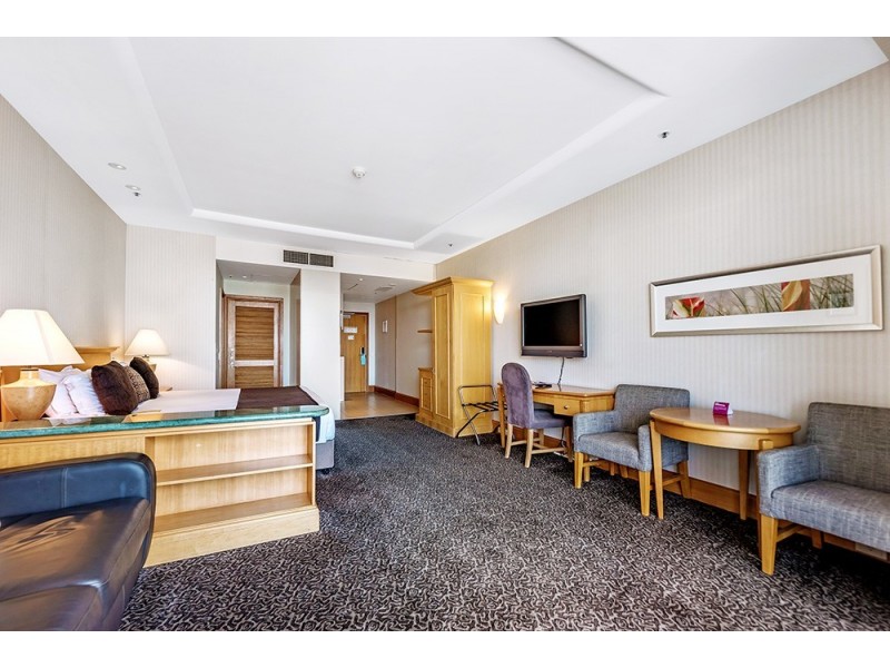 1102/2801-2833 Gold Coast Highway, Surfers Paradise QLD 4217
