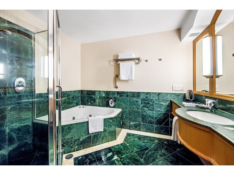 1102/2801-2833 Gold Coast Highway, Surfers Paradise QLD 4217
